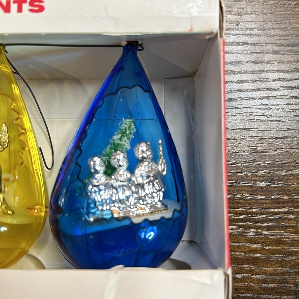 LAST ONE Vintage JEWEL BRITE plastic Teardrop diorama Christmas ornaments NIB​​​ - Picture 4 of 7
